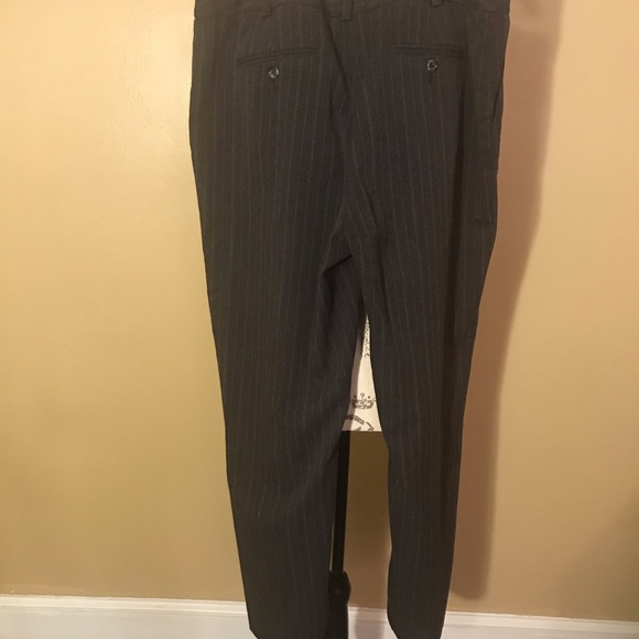 Van Heusen Pants ❤️ - Picture 2 of 5